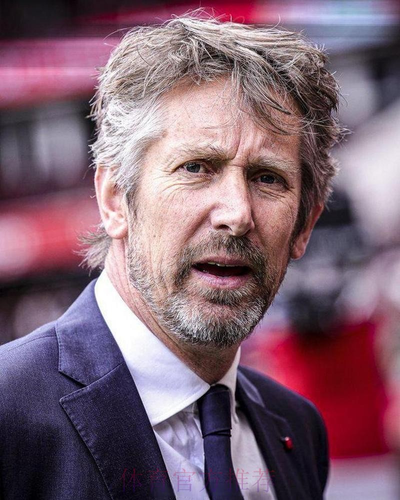 阿贾克斯CEO范德萨证实：皇马曼联有意范德贝克